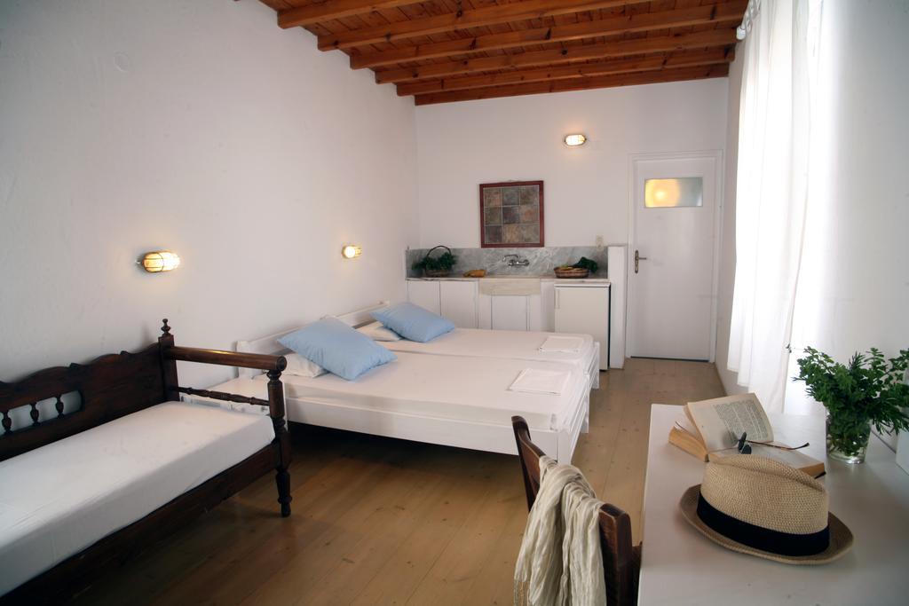 Voula Apartments & Rooms Tourlos Room photo